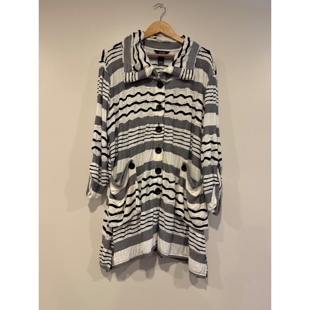 Ali Miles Womens Black White Striped Textured Button top NWT Large